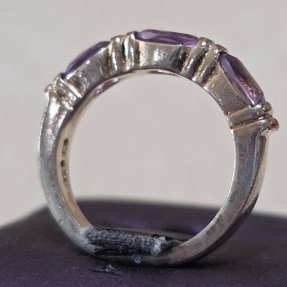 Vintage Oval Three Amethyst Purple Stone Gemstone Band Sterling Silver Ring SZ 5 - Picture 7 of 12